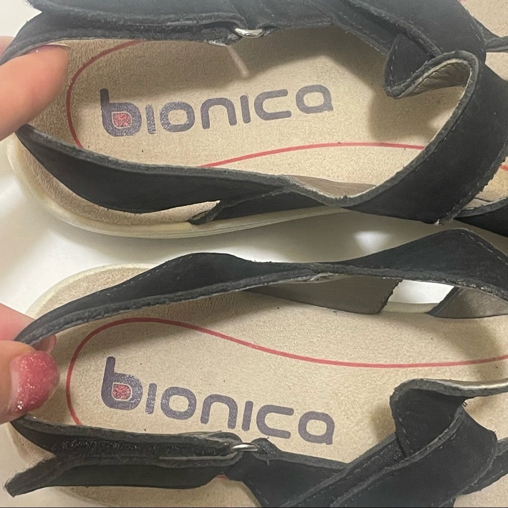 Bionica black suede flat sandals size 10 M - Picture 11 of 15